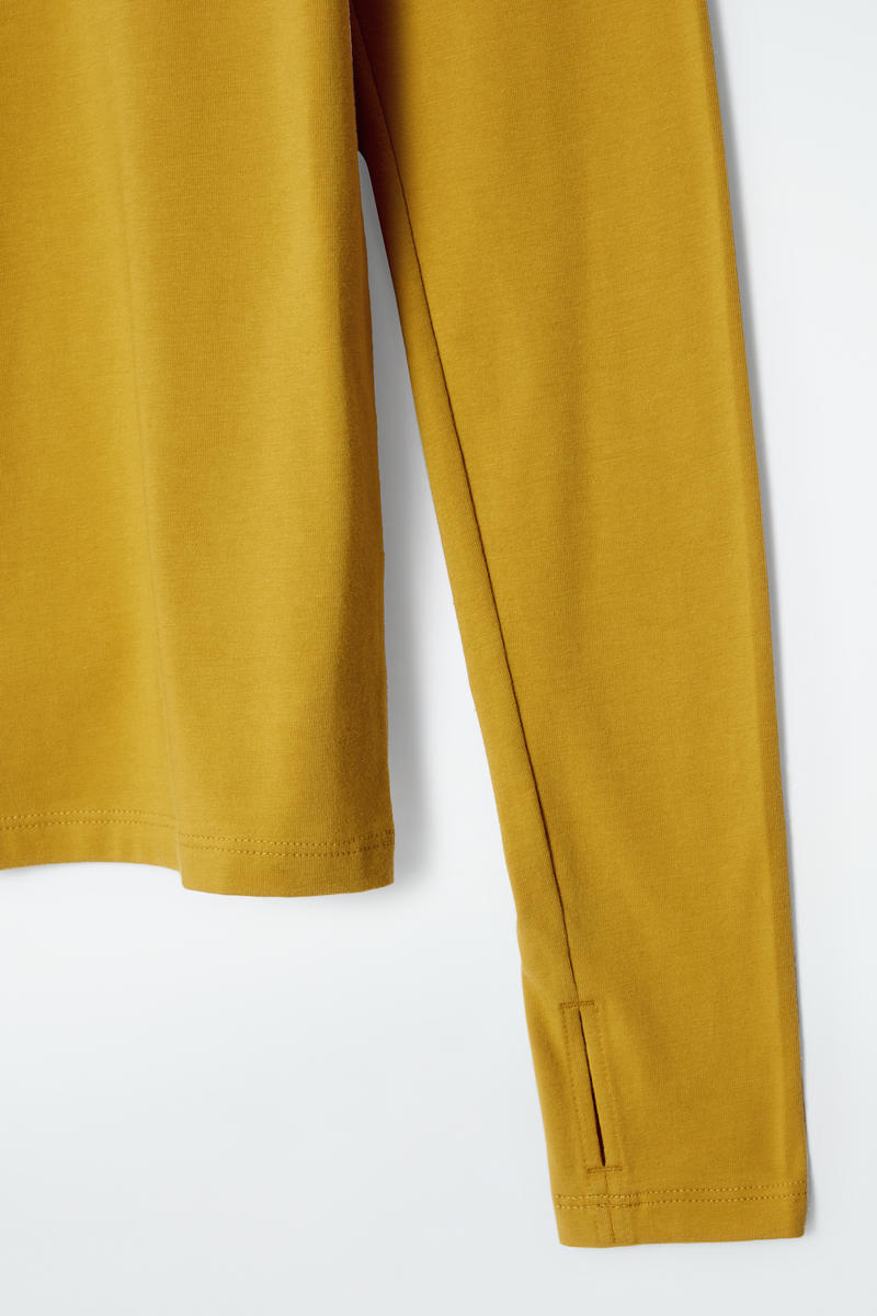 COS スリムフィット 長袖トップ