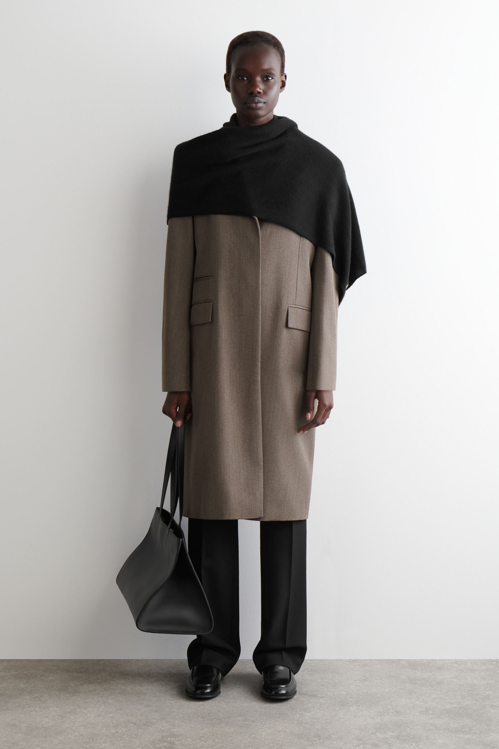 UNISEX CASHMERE SCARF ユニセックスカシミヤマフラー ブラック｜COS