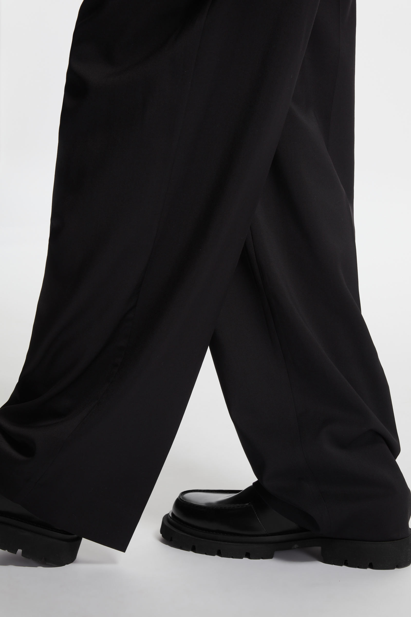 CHUNKY LOAFERS チャンキーローファー ブラック｜COS コス 公式