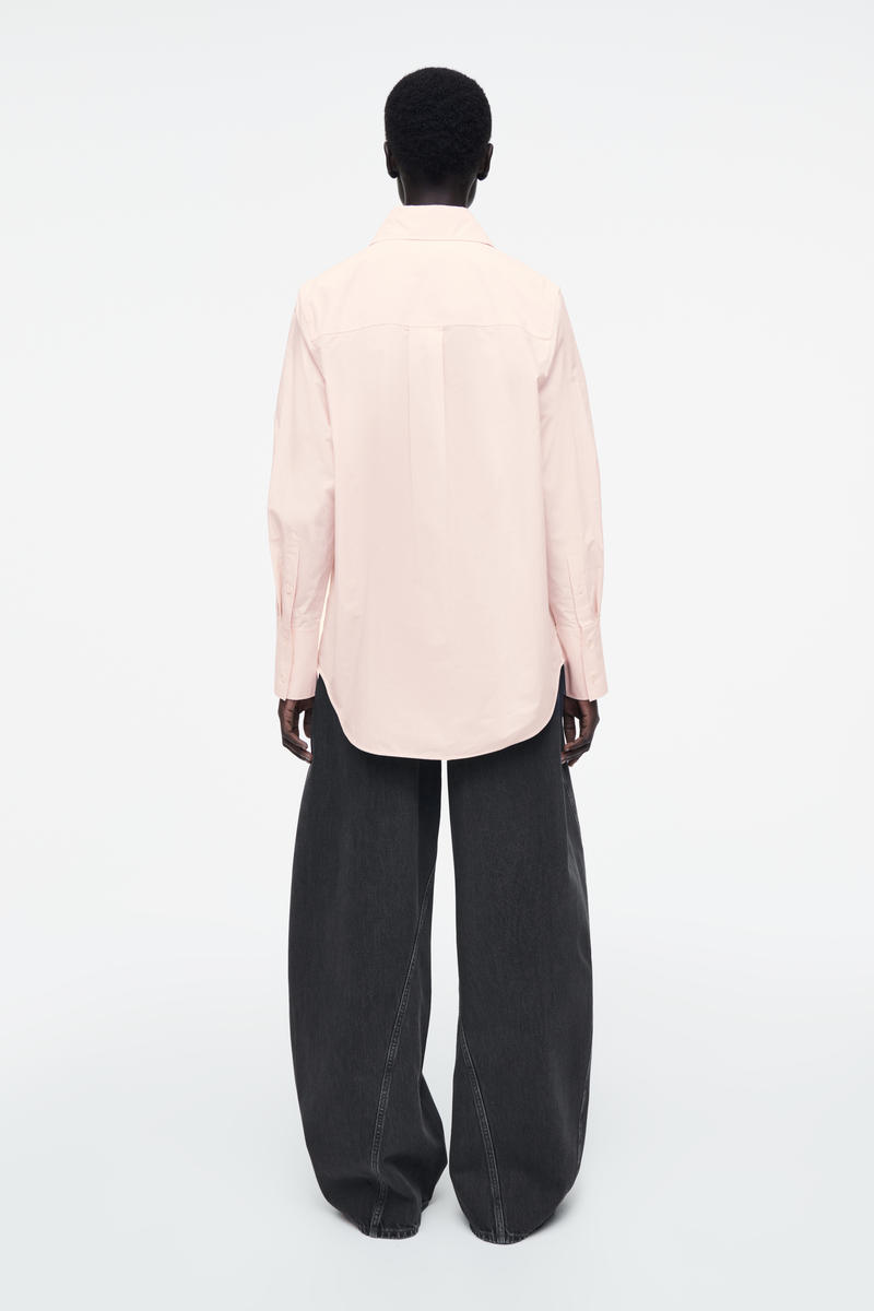 COS オーバーサイズ長袖シャツ