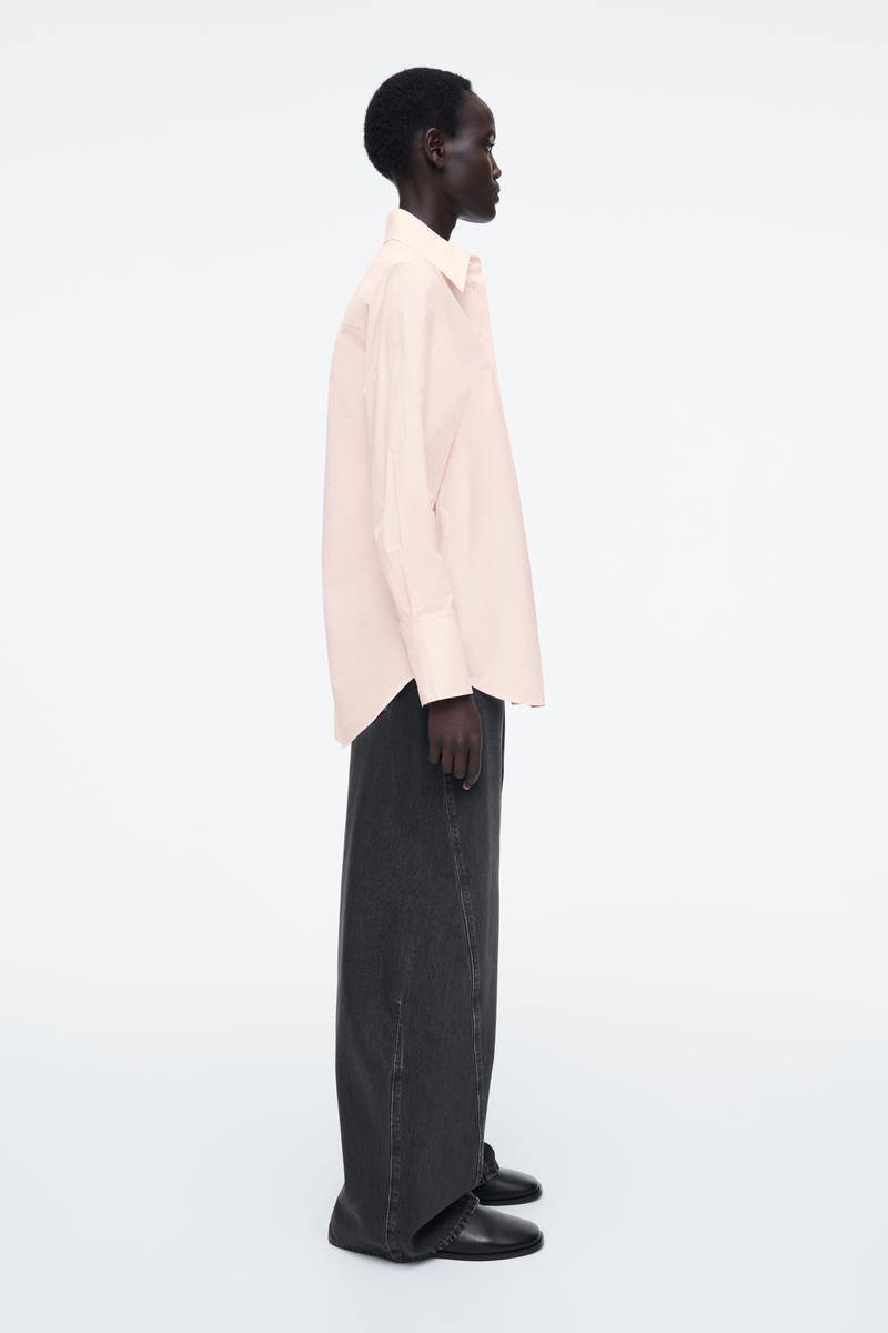 COS オーバーサイズ長袖シャツ