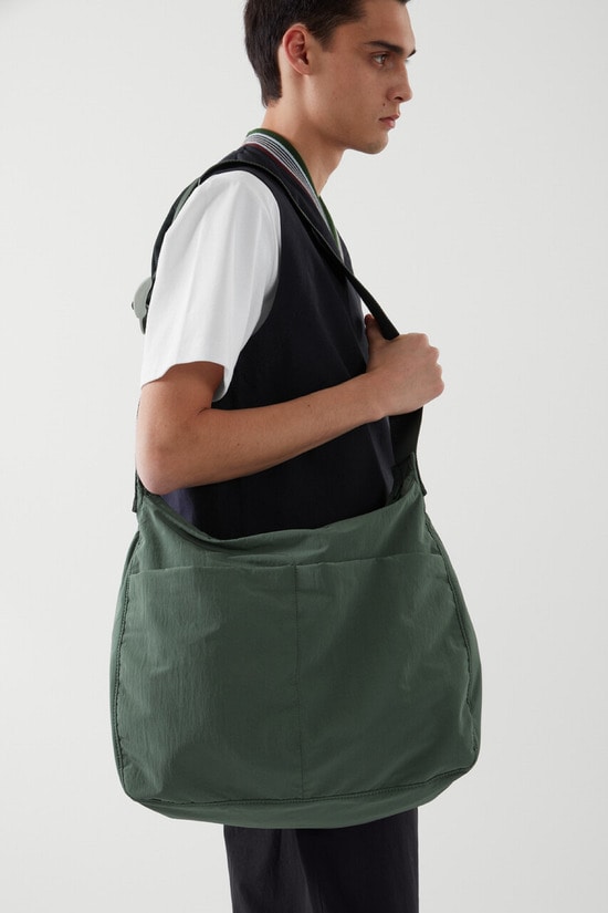 新品 COS クロスボディポケットバッグ CROSSBODY POCKET BAG - LEATHER クロスボディポケットバッグ - レザー