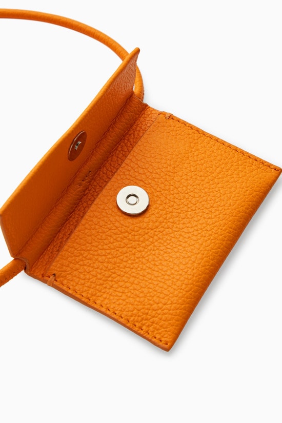 LEATHER CROSSBODY CARDHOLDER レザークロスボディカードホルダー
