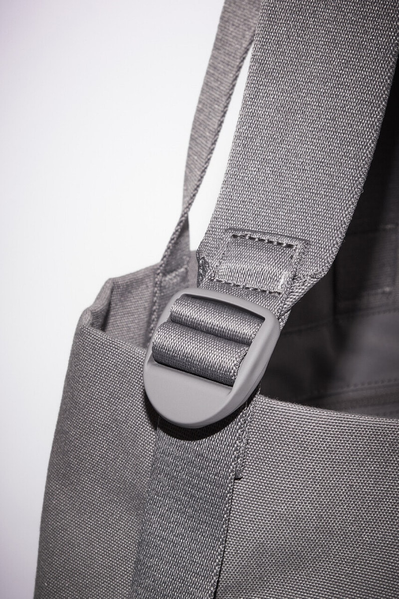 COS ユーティリティートートバッグ