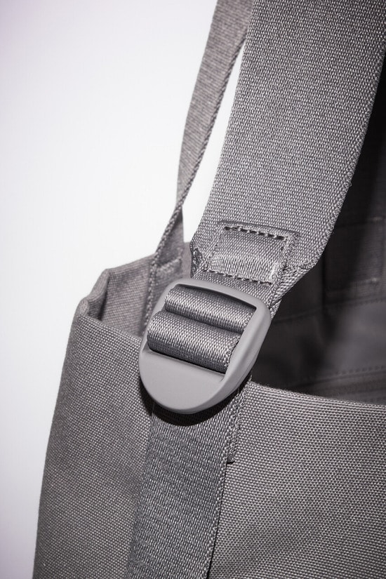 COS ユーティリティートートバッグ