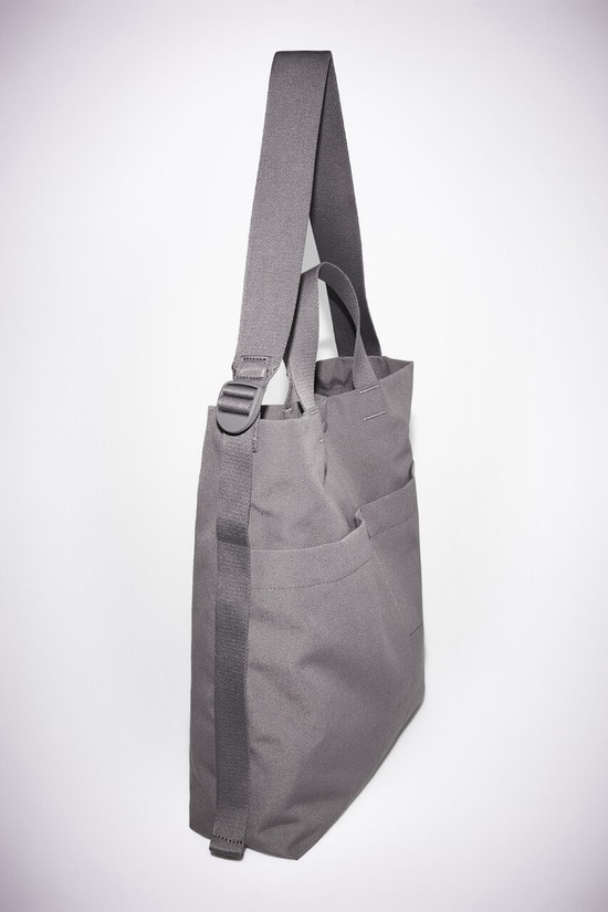 COS ユーティリティートートバッグ