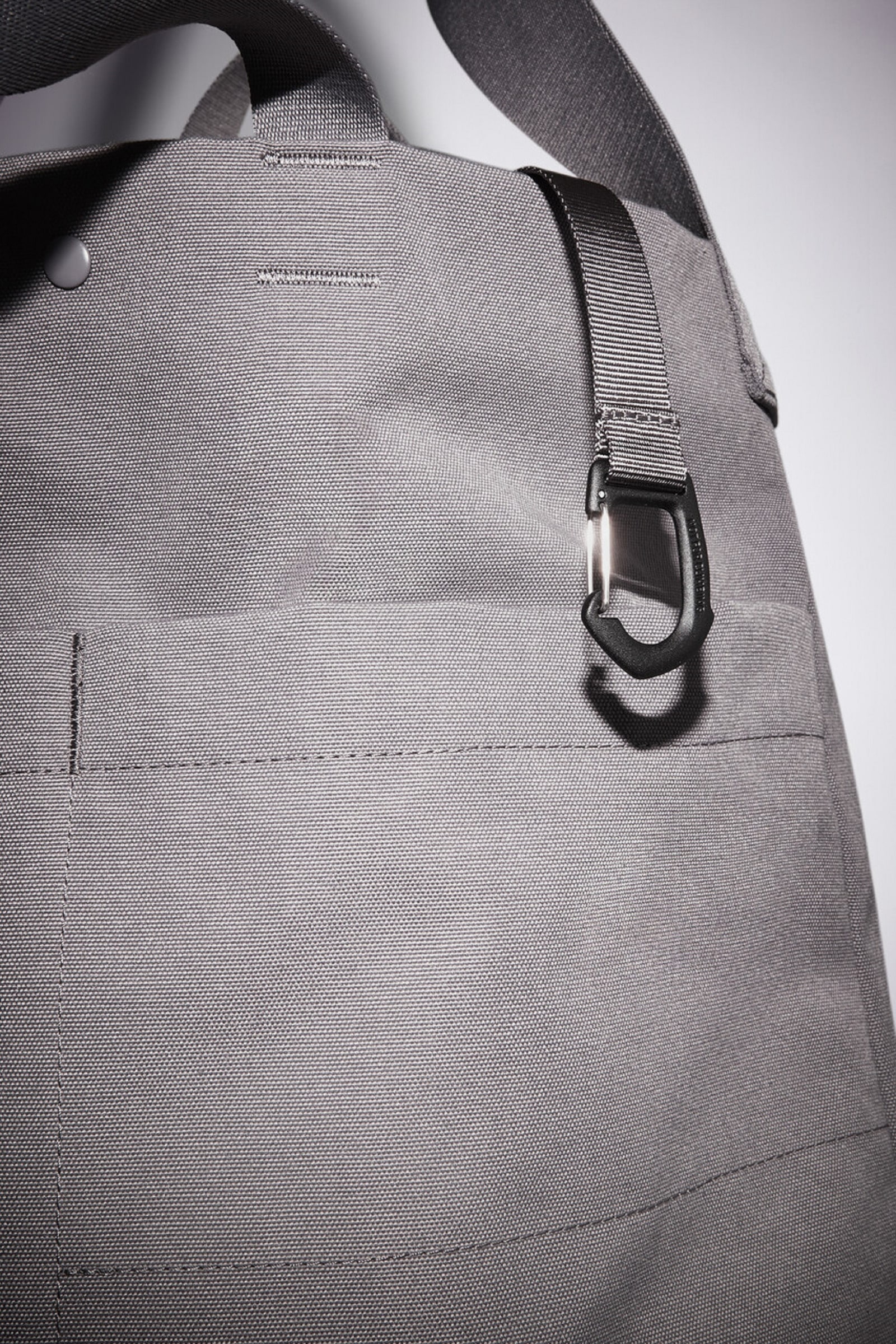 UTILITY TOTE BAG ユーティリティートートバッグ ダークグレー｜COS 