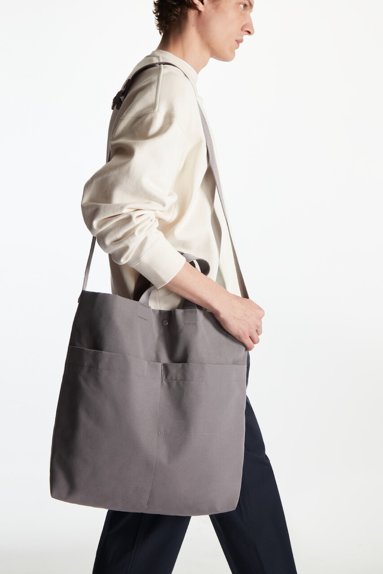 UTILITY TOTE BAG ユーティリティートートバッグ ダークグレー｜COS