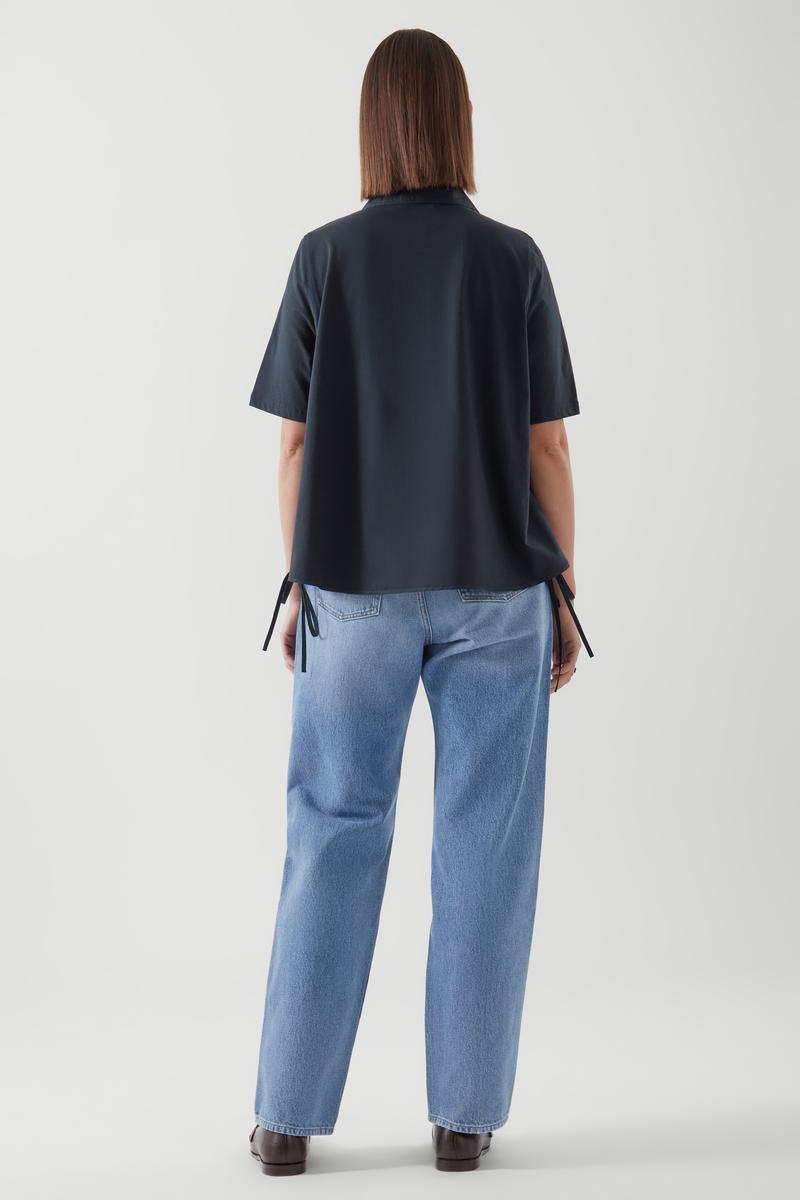 Short short-sleeved laced shirt Aライン半袖シャツ｜COS コス 公式