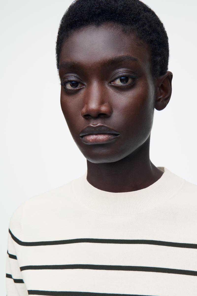 COS 半袖ニットTシャツ