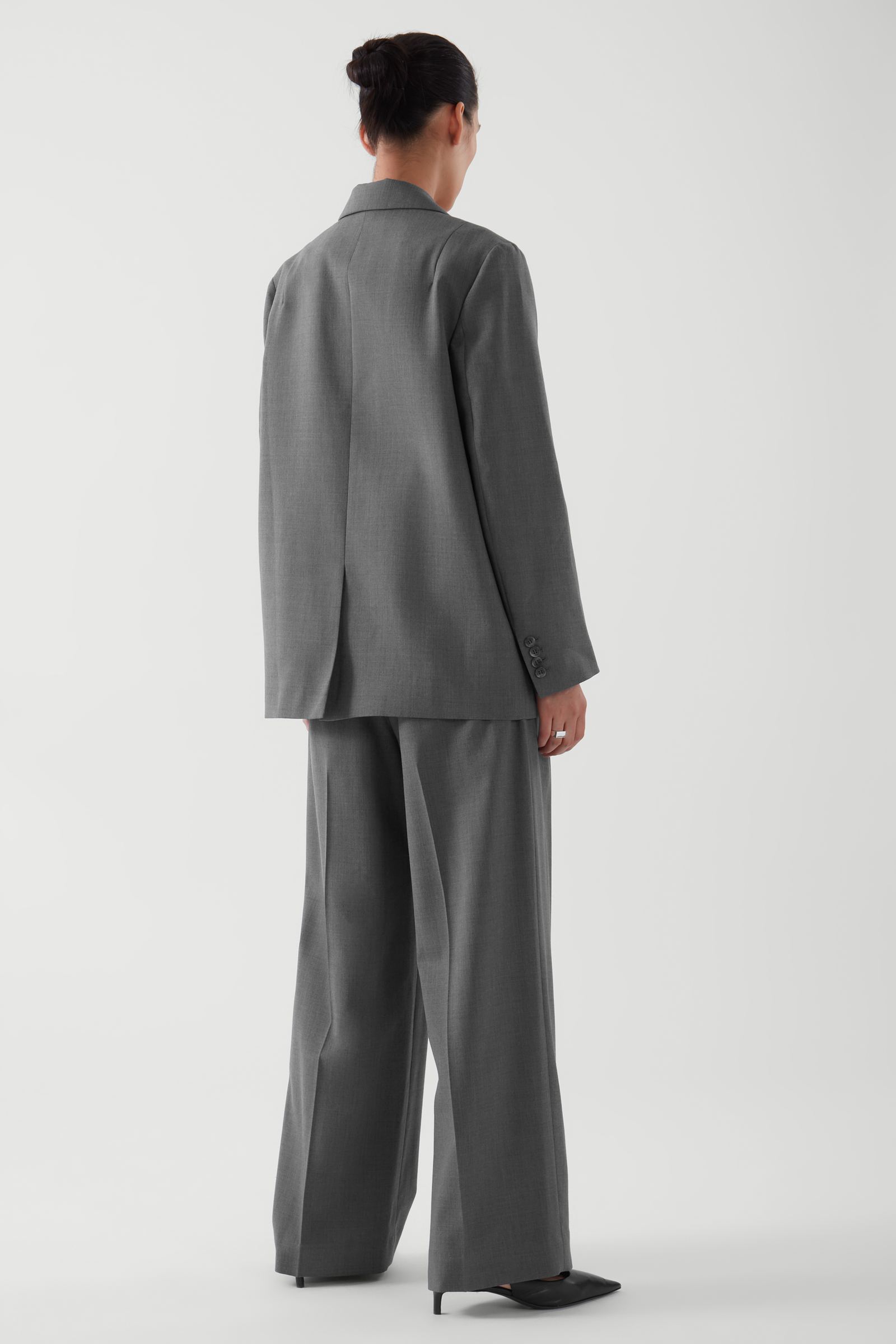 COS スカルプテッドカラーレスウールブレザー zz-1075832_08-223-1010010-5.