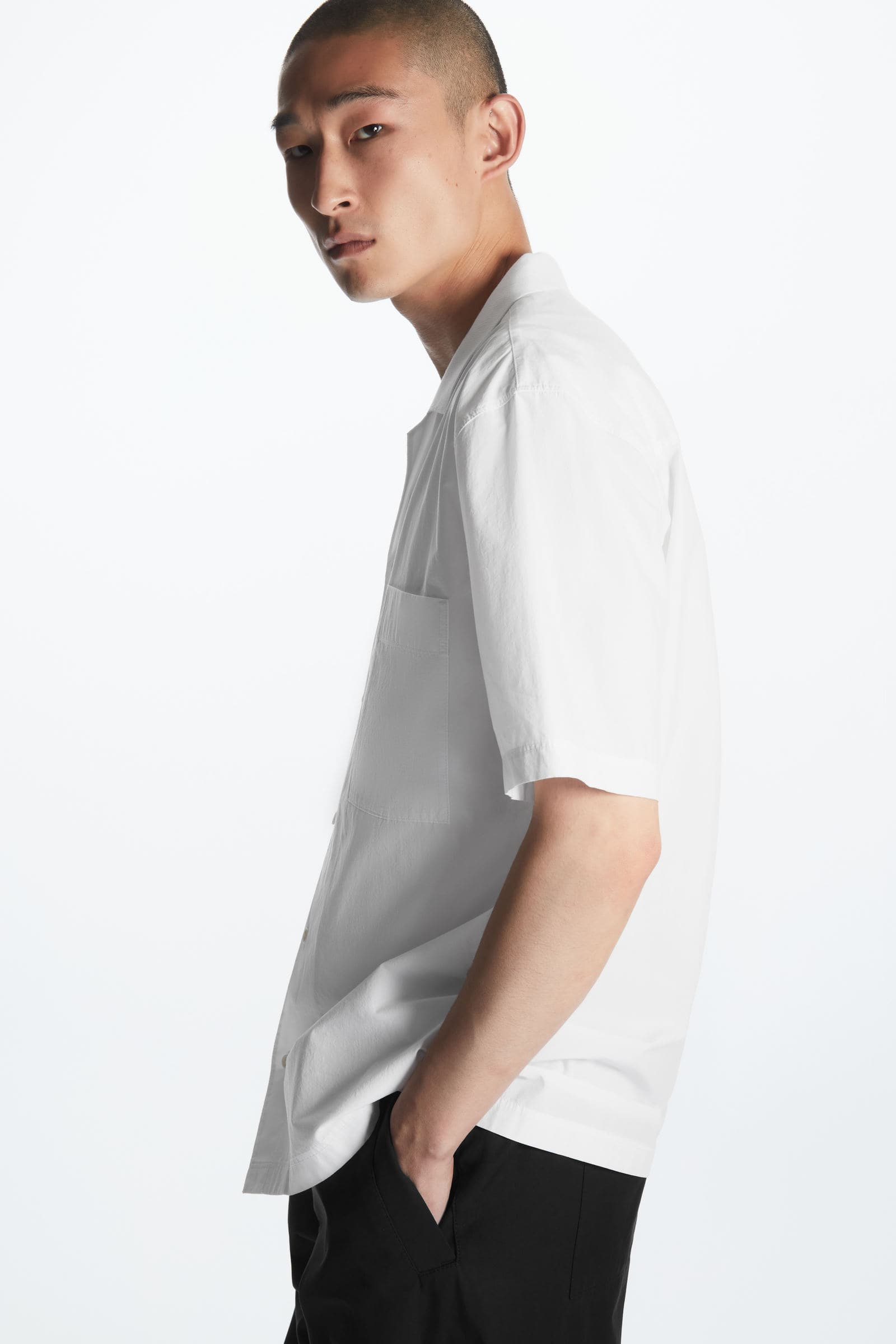 RELAXED-FIT KNITTED-COLLAR POPLIN SHIRT リラックスフィット ニット