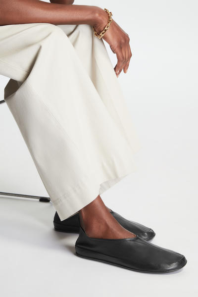 COS レザー バレエ フラット シューズ ブラック　サイズ41 LEATHER BALLET FLATS レザーバレエフラットシューズ｜COS コス