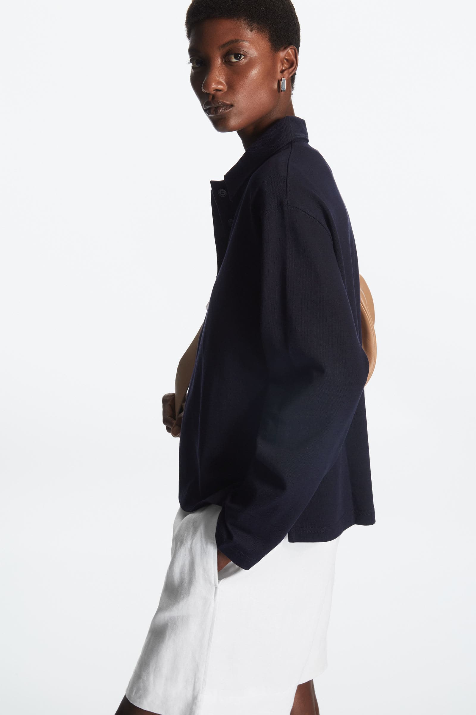完売・美品 【 COS 】レギュラーフィット 長袖ポロシャツ ダークネイビー L REGULAR-FIT LONG-SLEEVED POLO SHIRT レギュラーフィット長袖
