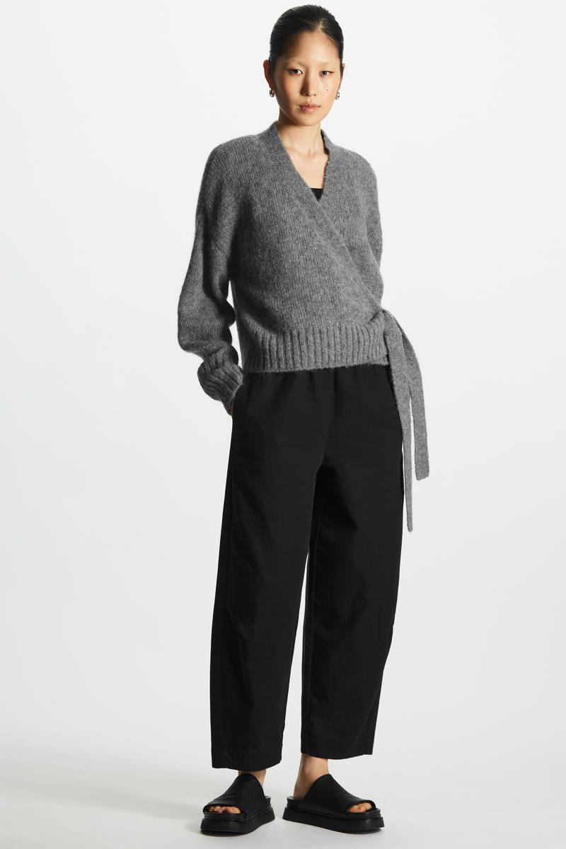 RELAXED-FIT ELASTICATED CANVAS TROUSERS リラックスフィット伸縮 