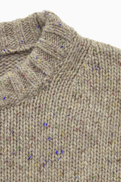 COS リラックスフィット クロップドウールブレンドセーター