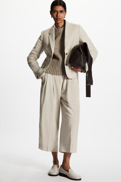 COS リラックスフィット クロップドウールブレンドセーター