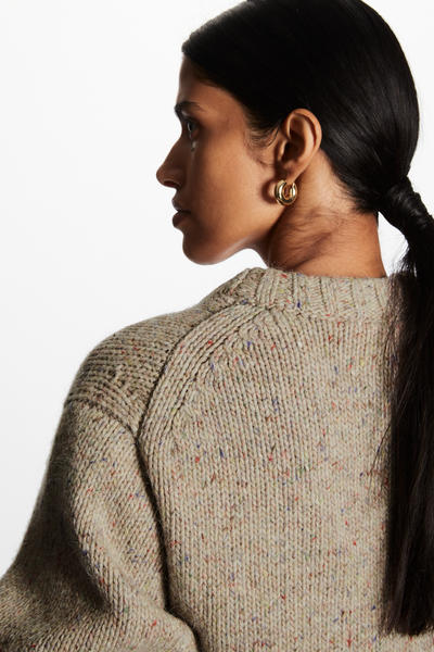 COS リラックスフィット クロップドウールブレンドセーター