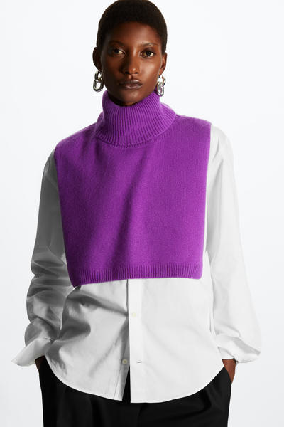 OPEN-SIDE CASHMERE-BLEND ROLL-NECK VEST 