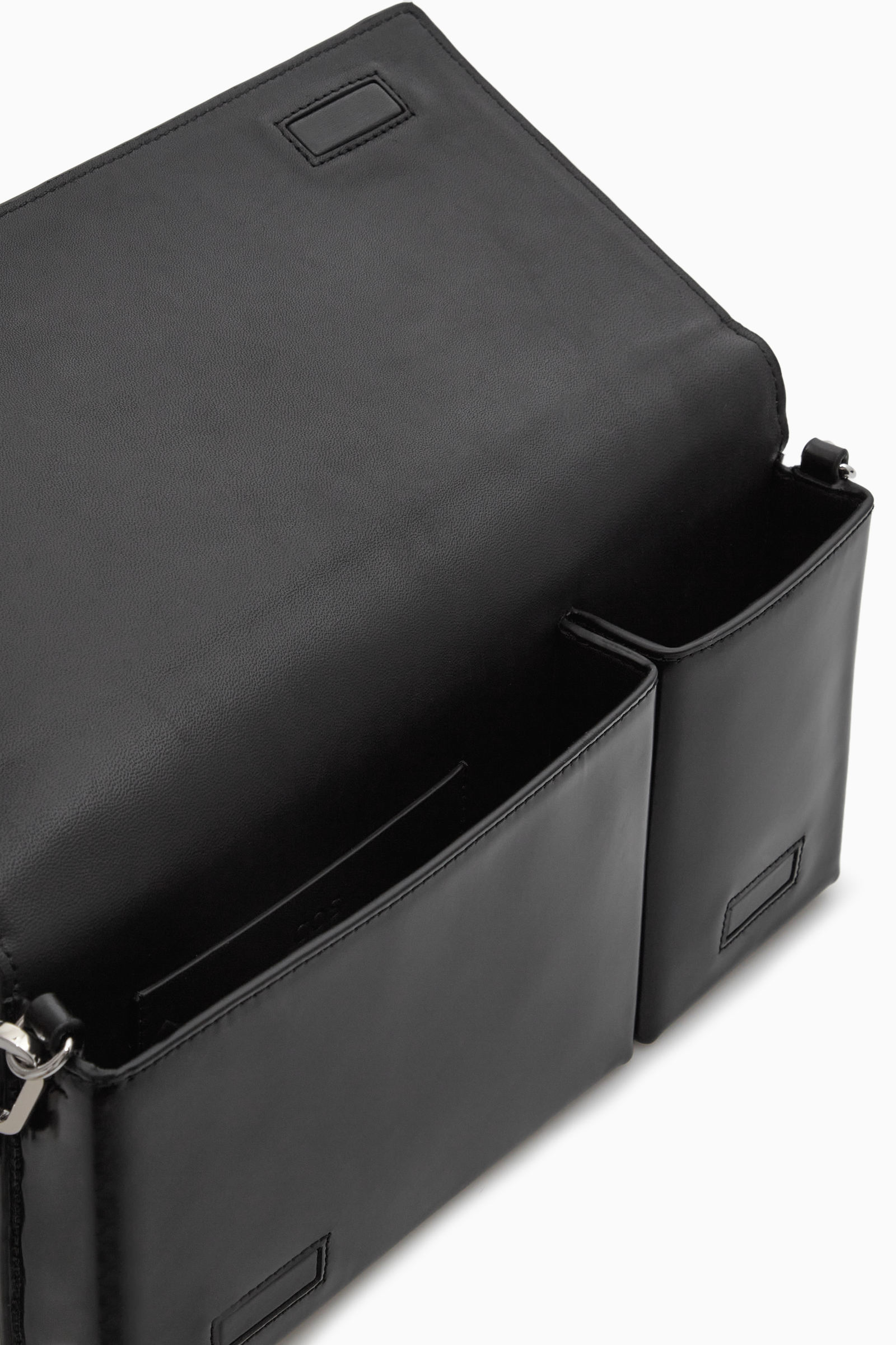 LEATHER BAGUETTE SHOULDER BAG レザーバゲットショルダーバッグ