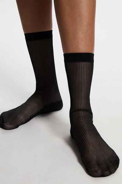 COS 半透明リブ編みソックス