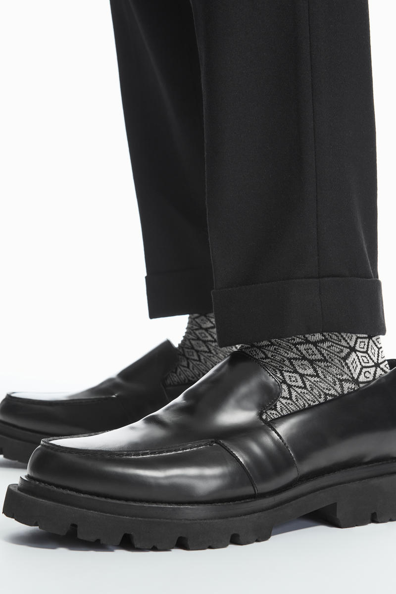 COS マーセライズドコットン混紡ジャカードソックス