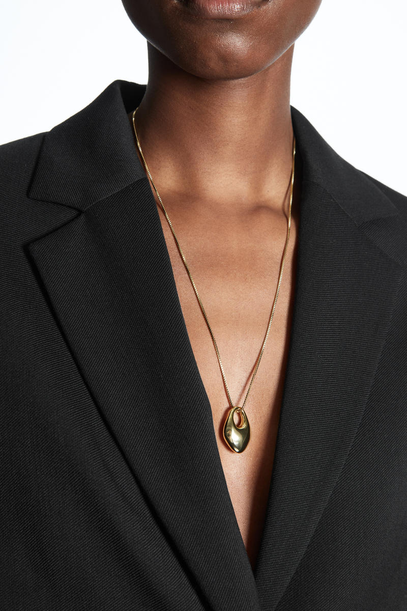 BOXCHAIN PENDANT NECKLACE ボックスチェーンペンダントネックレス｜COS コス 公式オンラインストア