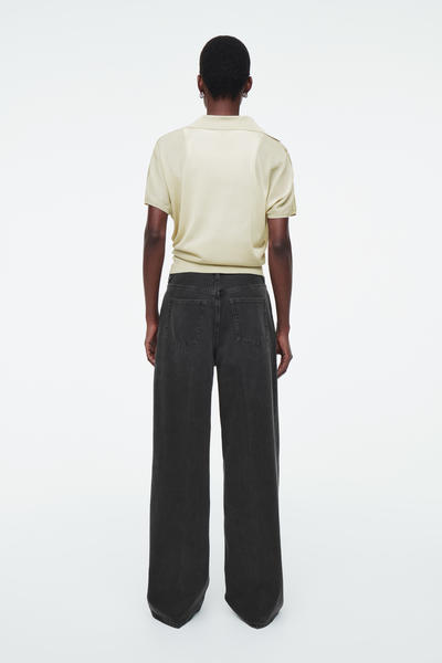 COS ワイドレッグハイライズフルレングスジーンズ