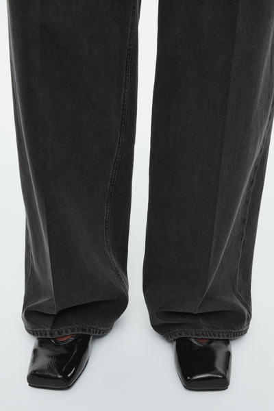 COS ワイドレッグハイライズフルレングスジーンズ