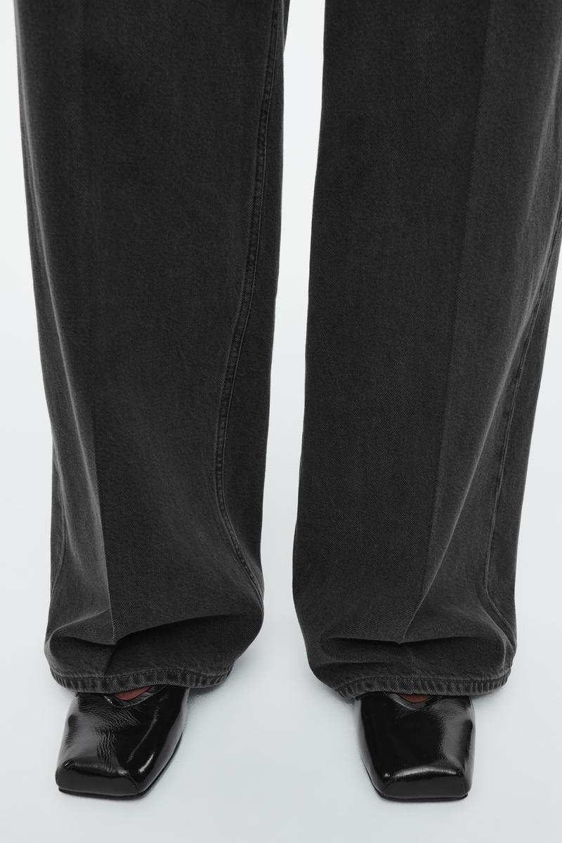 COS ワイドレッグハイライズフルレングスジーンズ