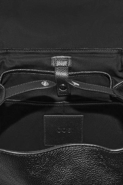 COS バックル付きレザーバックパック