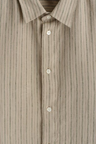 COS カーブヘム リネンシャツ