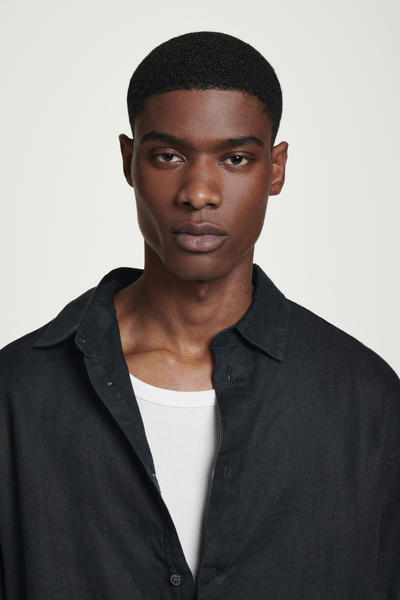 COS カーブヘム リネンシャツ