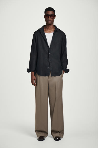 COS カーブヘム リネンシャツ