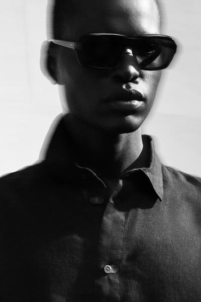 COS カーブヘム リネンシャツ