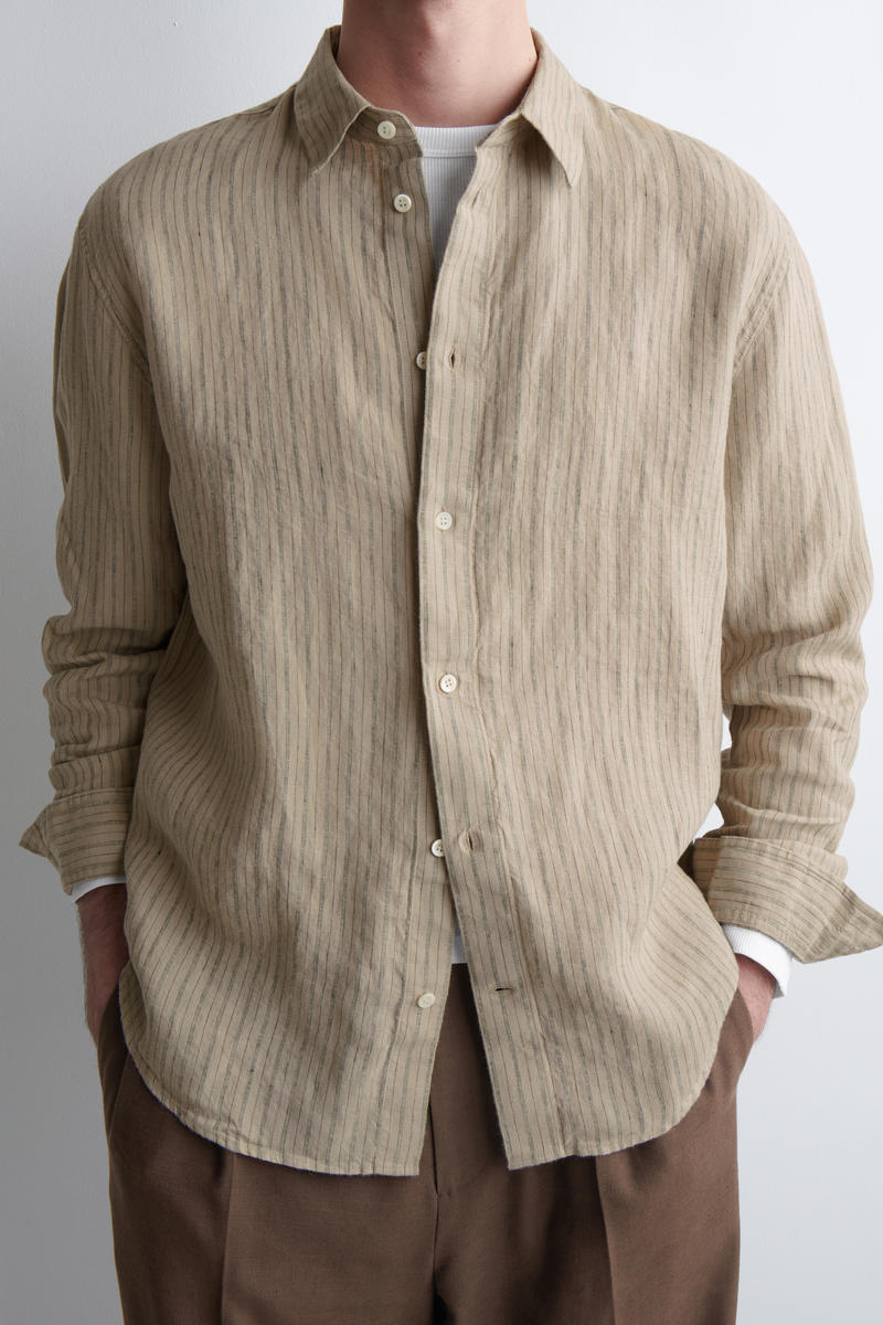 COS カーブヘム リネンシャツ