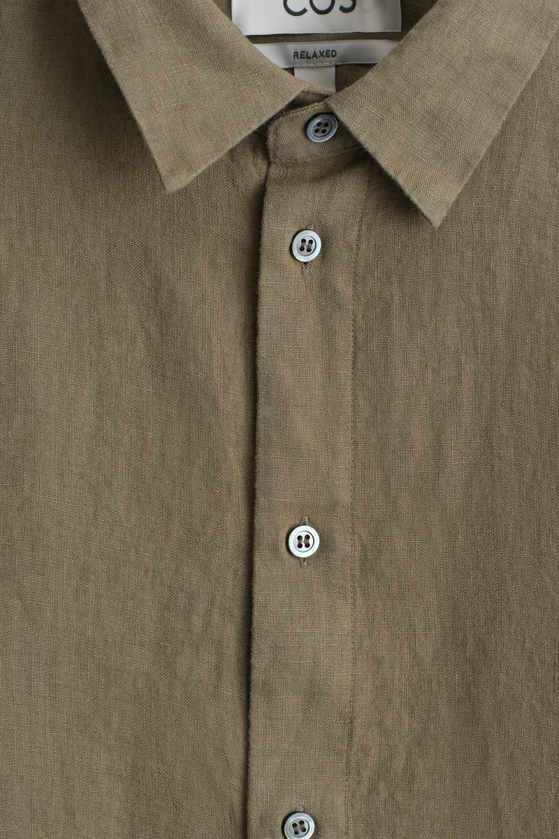 COS カーブヘム リネンシャツ