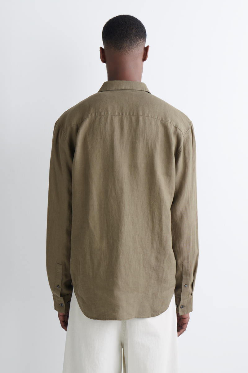 COS カーブヘム リネンシャツ