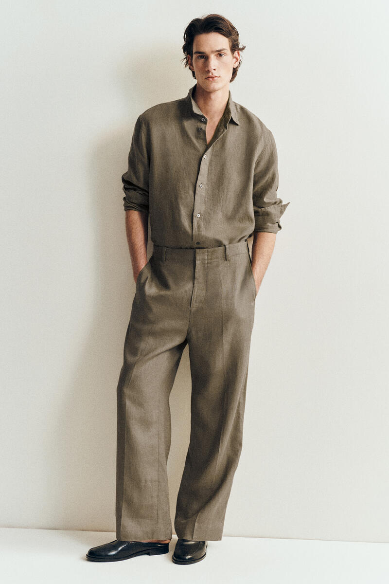 COS カーブヘム リネンシャツ