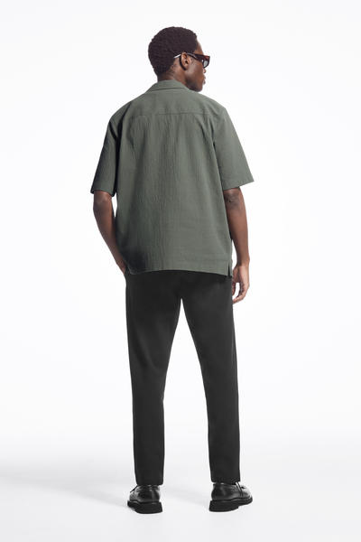 COS 半袖コットンシアサッカーシャツ