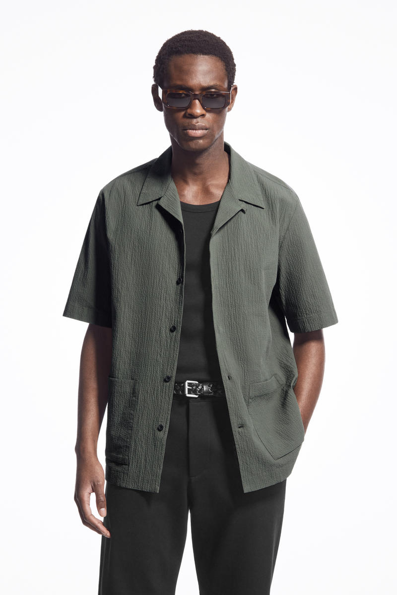 COS 半袖コットンシアサッカーシャツ