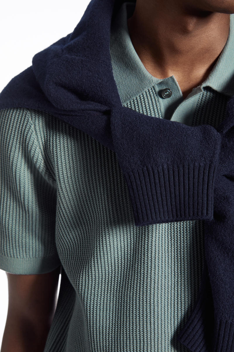 COS リブ編みニットポロシャツ