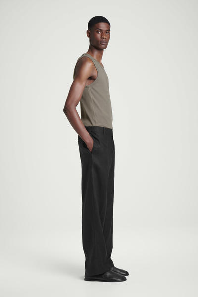 COS スクープネック リブニットタンクトップ