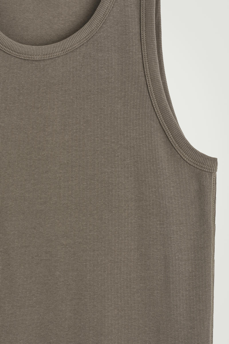 COS スクープネック リブニットタンクトップ