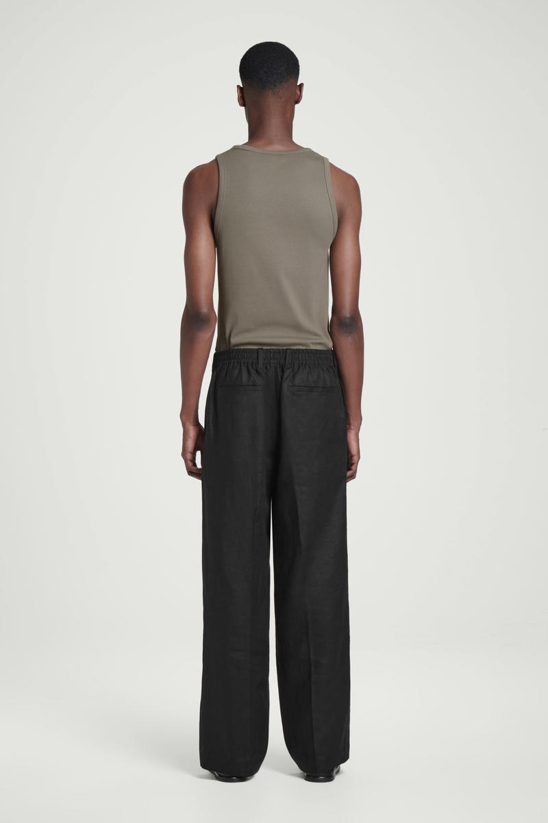 COS スクープネック リブニットタンクトップ