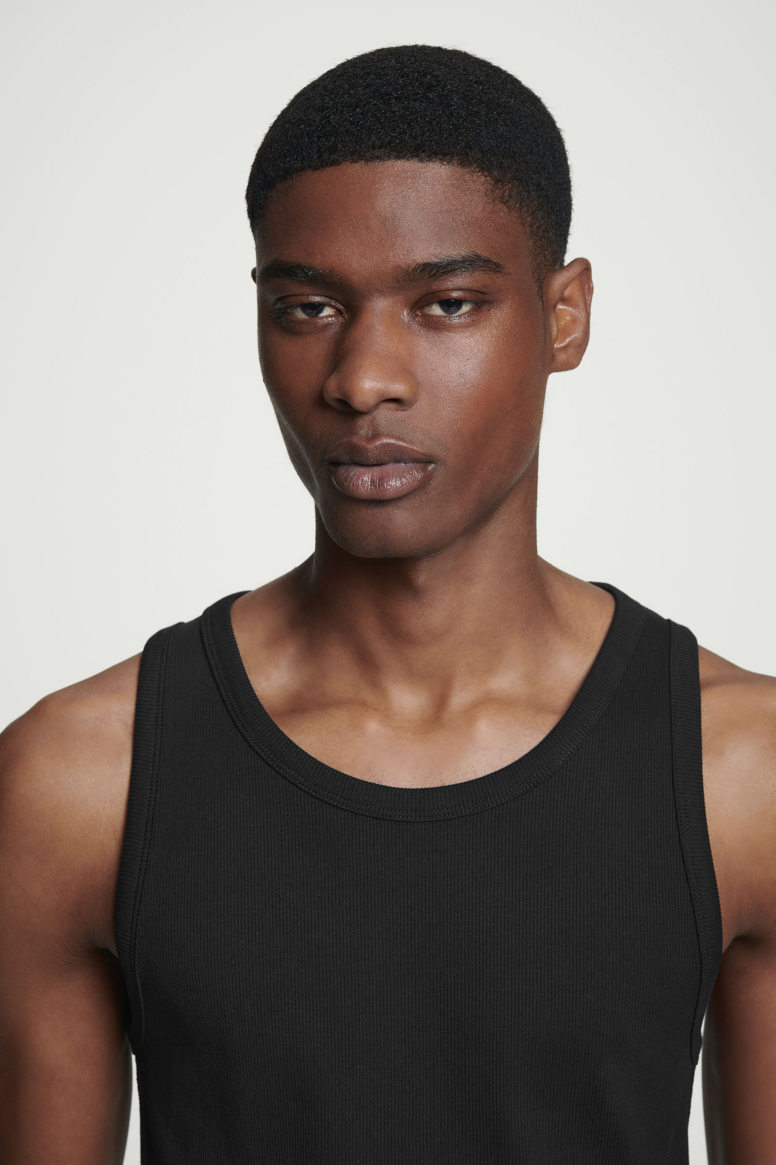 SCOOP-NECK RIBBED TANK TOP スクープネック リブニットタンクトップ