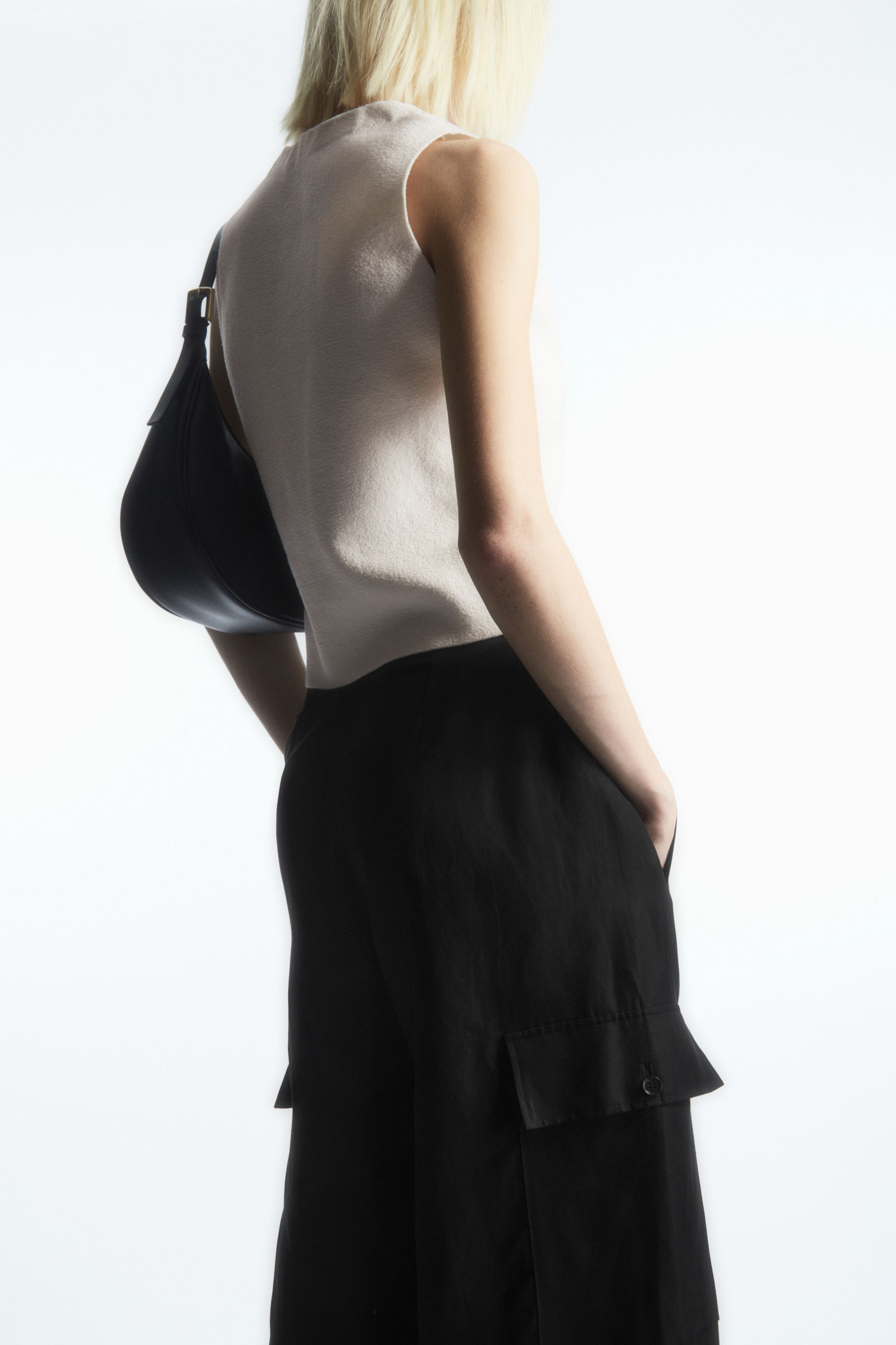 パンツ COS WIDE LEG CARGO TROUSERS Black EU 48 WIDE-LEG CARGO TROUSERS ワイドレッグカーゴパンツ｜COS コス