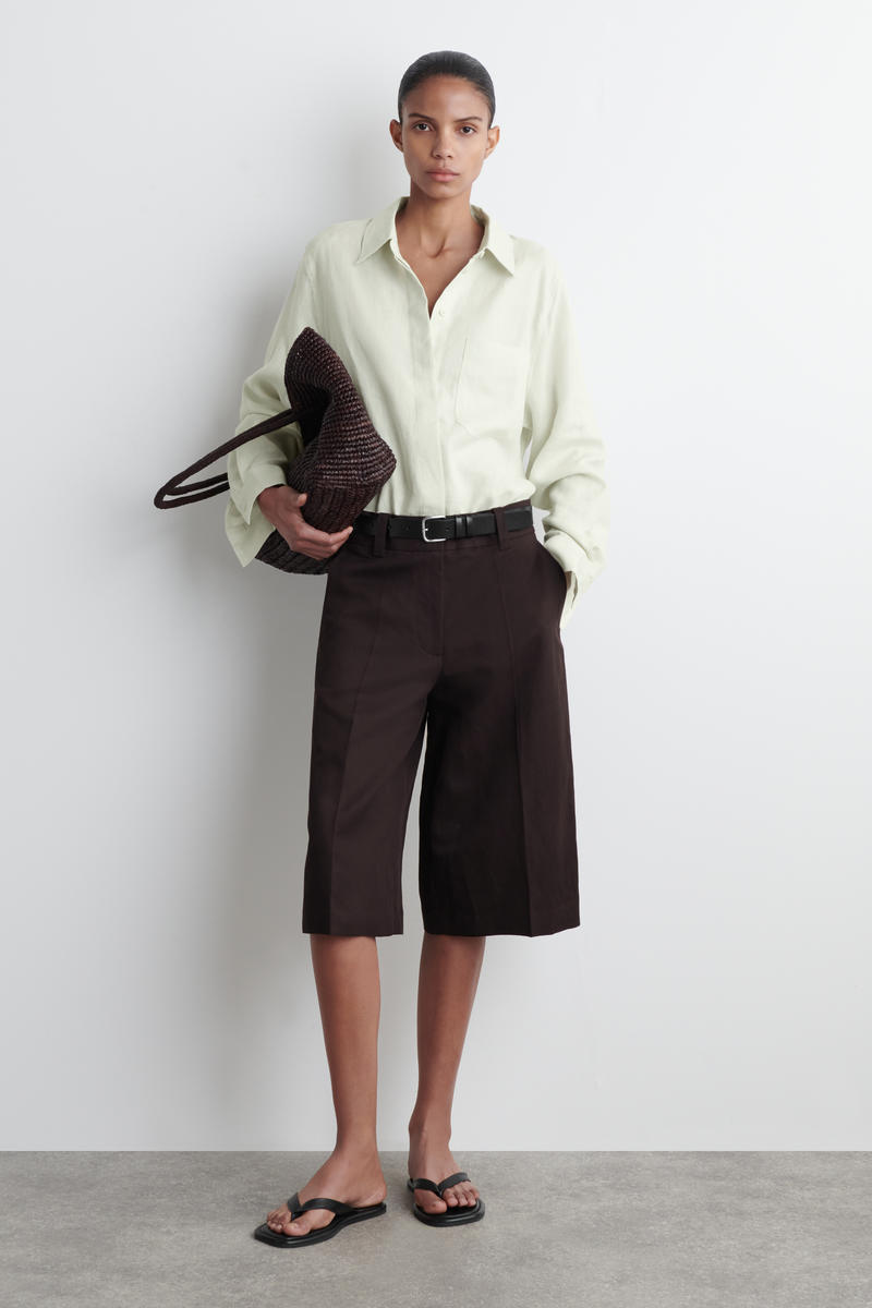 COS オーバーサイズリネンシャツ