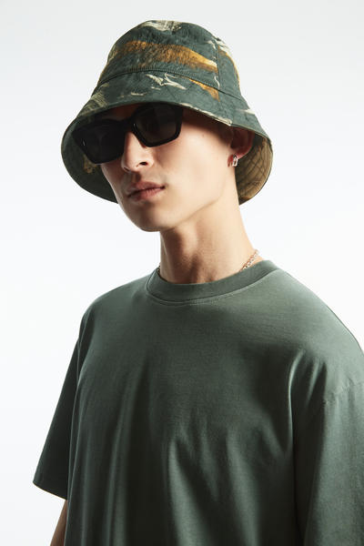 COS プリント柄バケットハット