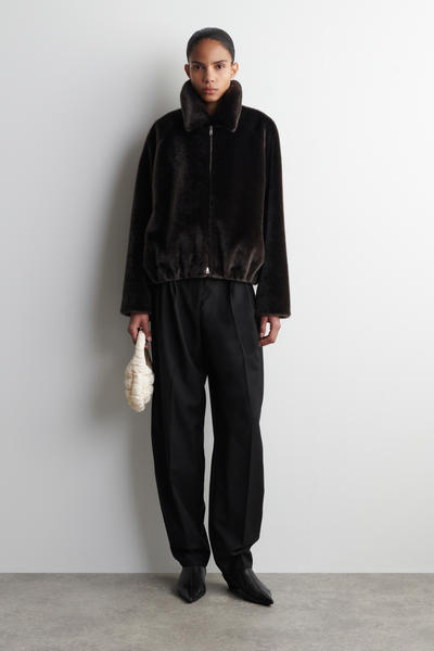 COS キルトマイクロミニバッグ